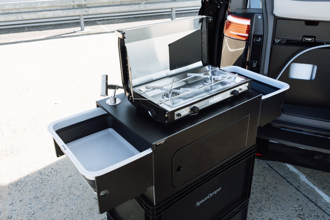 Einzelne SpaceCamper Camper Heckküche auf Euroboxen