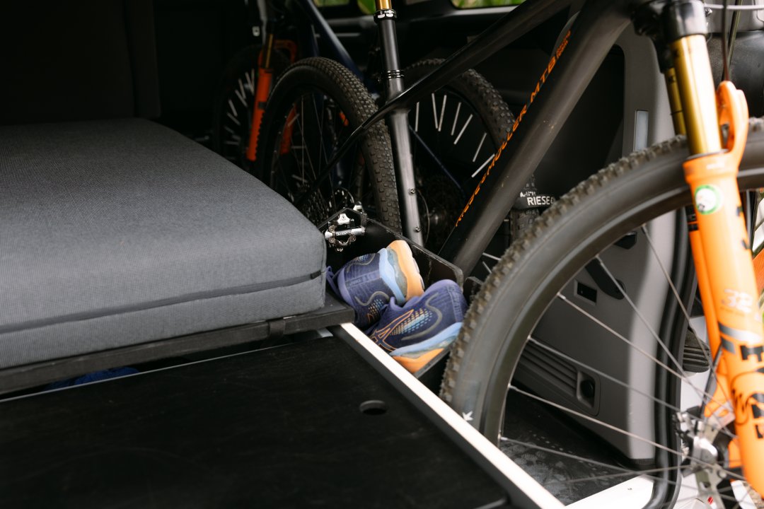 Stauraum F&auml;cher im Fahrrad Camper von SpaceCamper